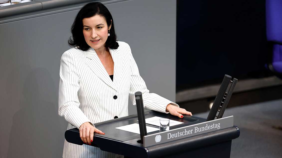 Dorothee Bär bei einer Rede im Deutschen Bundestag