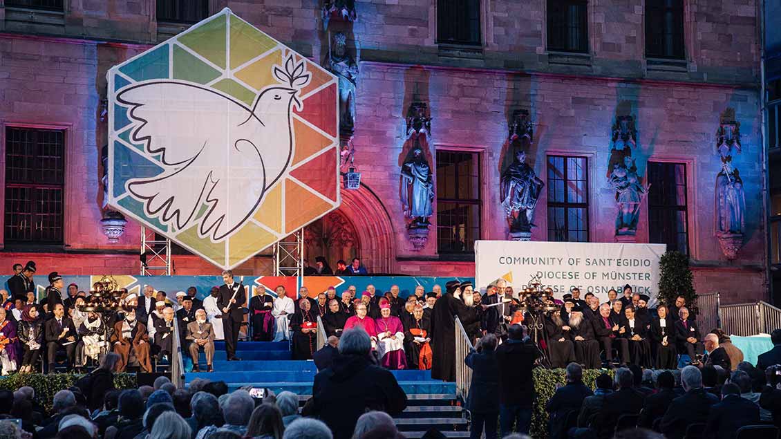  Sant'Egidio-Treffen 2017 vor dem Osnabrücker Rathaus Foto: Christof Haverkamp