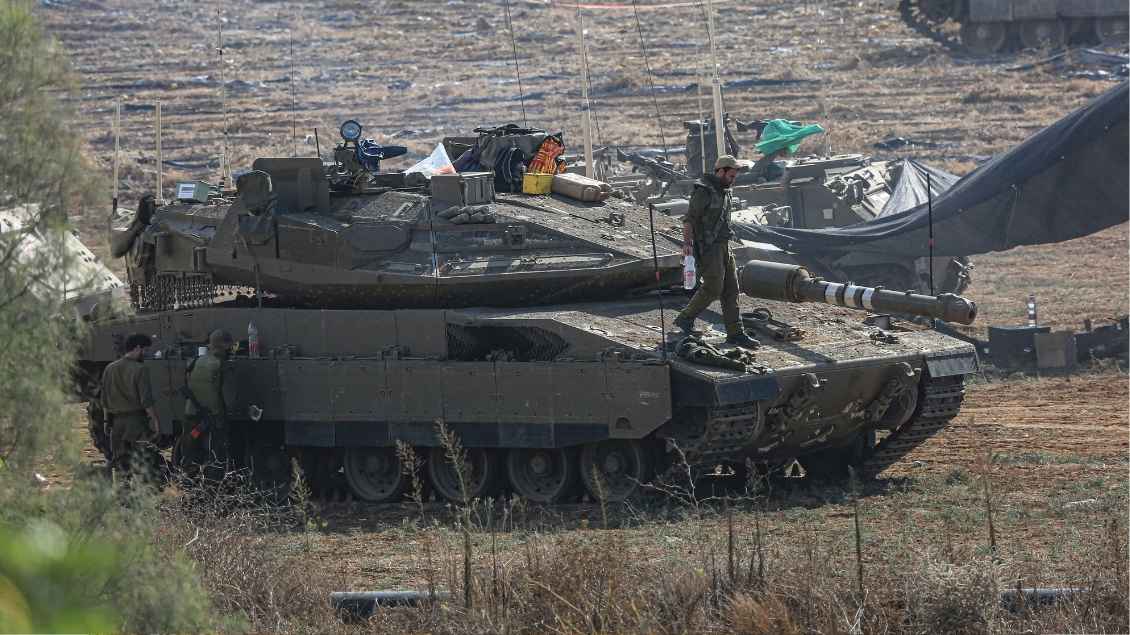 Ein Panzer an der Grenze zum Gazastreifen