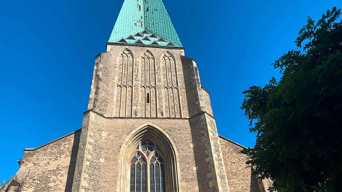 Kirchturm von St. Georg in der Innenstadt von Bocholt