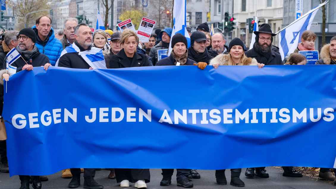 Demo gegen Antisemitismus in Düsseldorf
