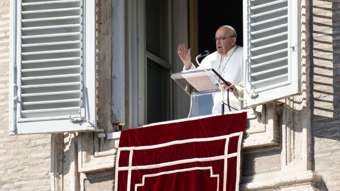 Papst Franziskus beim Angelusgebet