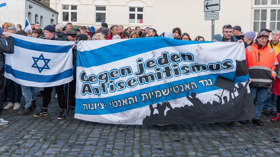 Demo an der Oldenburger Synagoge